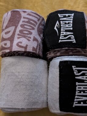 Everlast Hand Wraps - Pale Pink and White. 2 Pair!